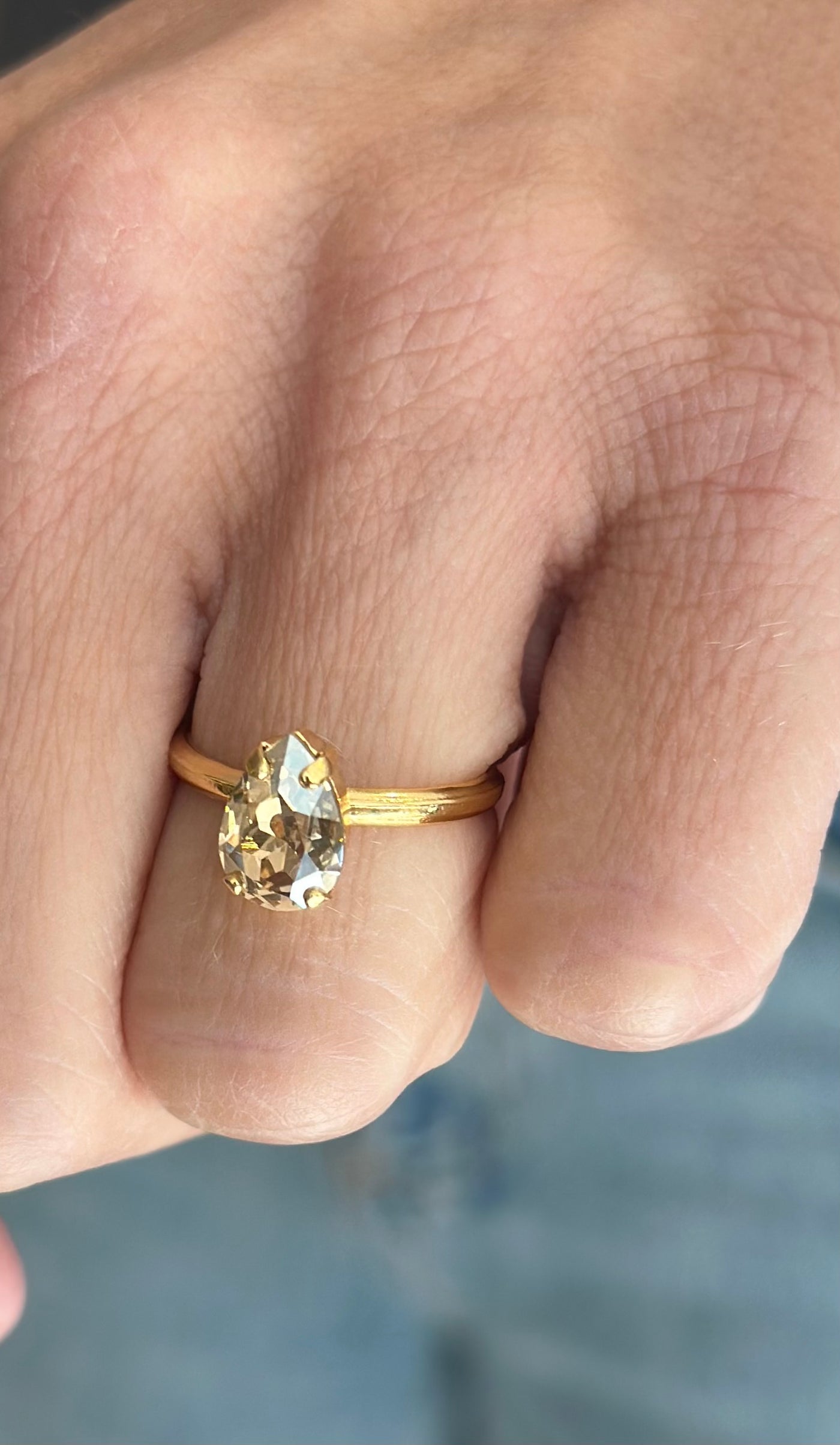 Petit Drop Ring Gold Golden Shadow