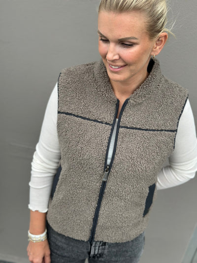 Rowe Teddy Waistcoat, Falcon