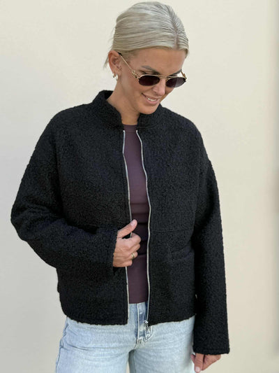 Nissa 2, Black