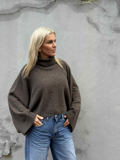 Felina Knit Cape Roll Neck, Delicioso melange