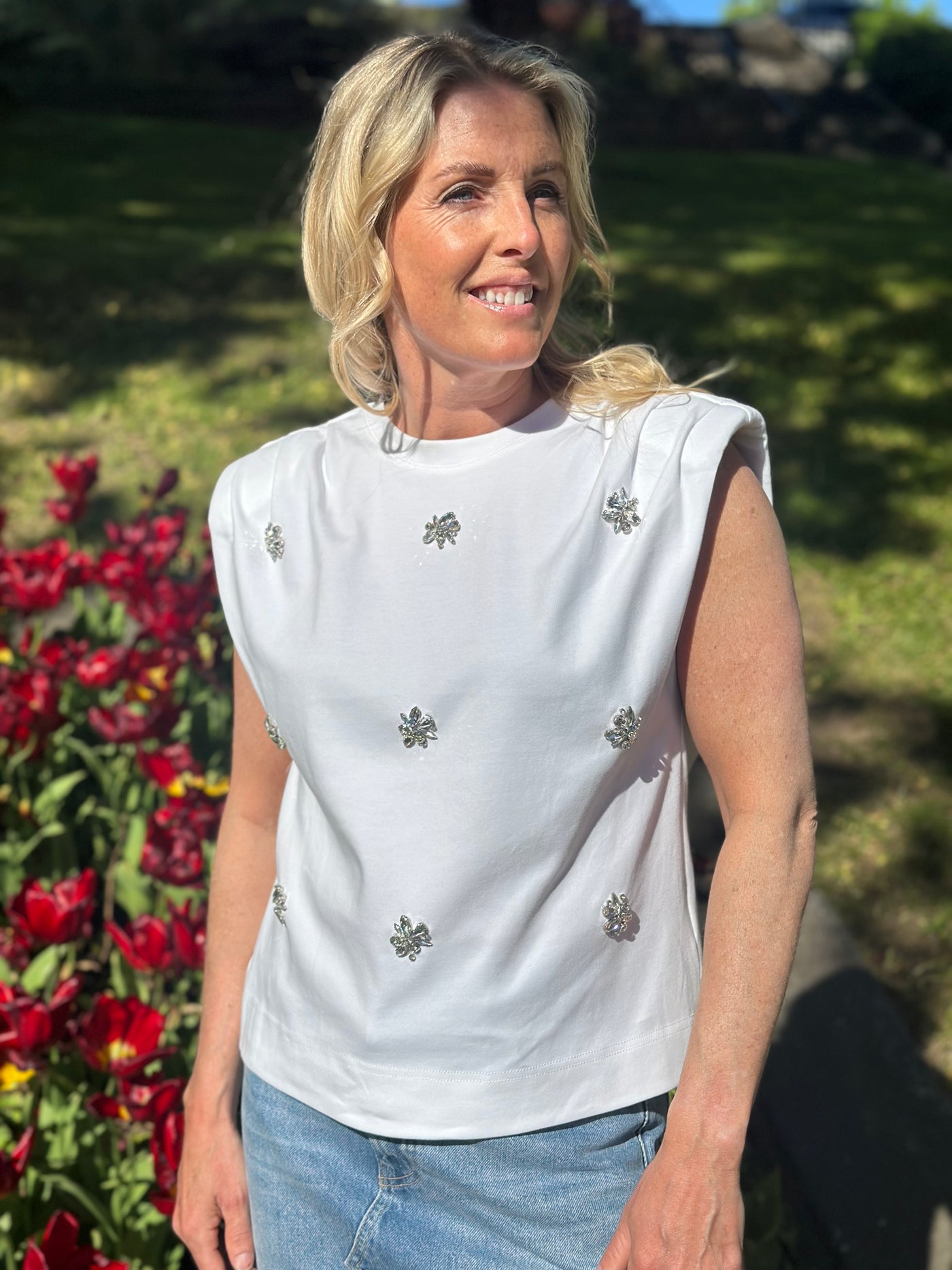 Muse Tee Crystals, Bright White