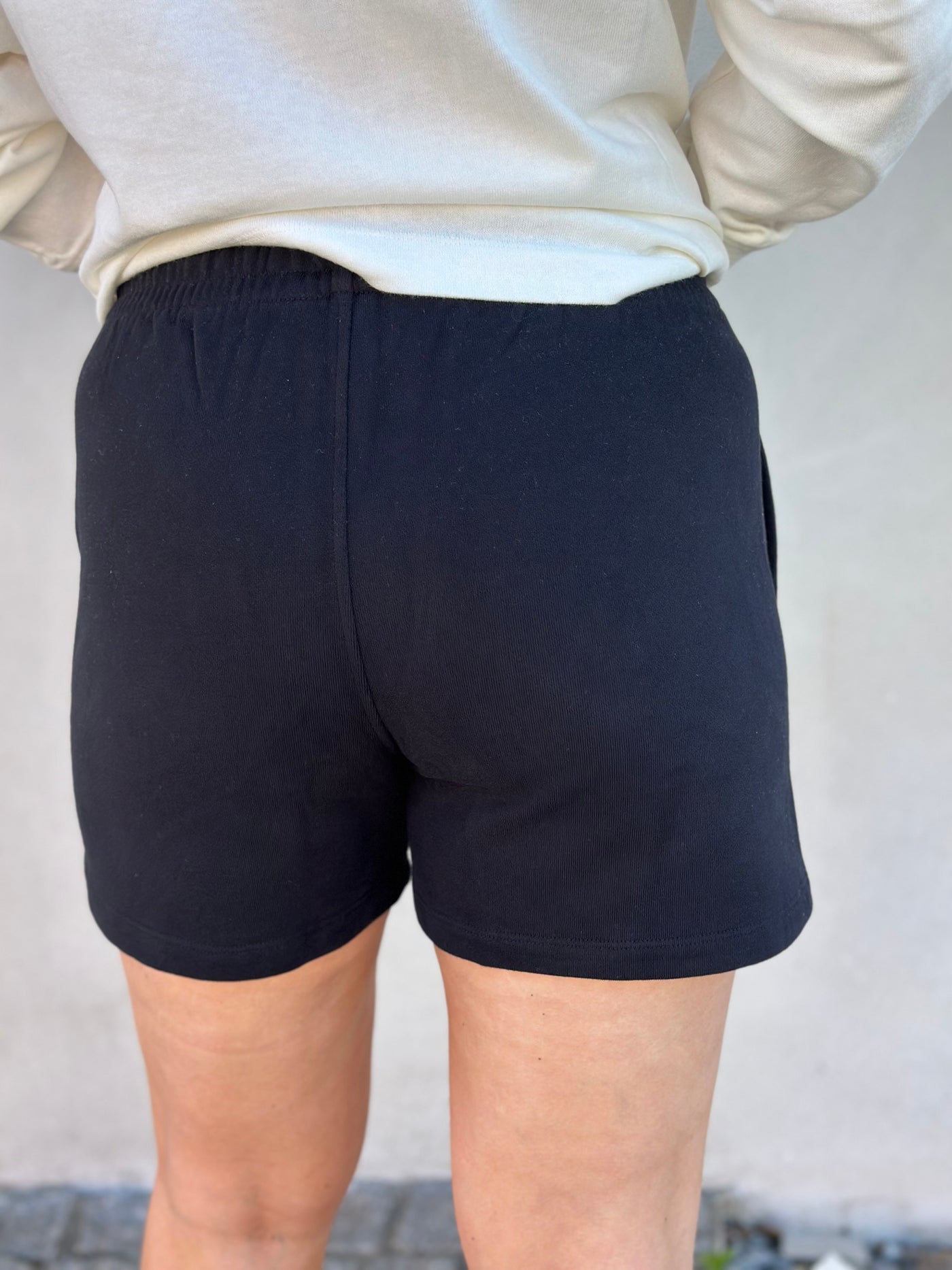 W. Relaxed Shorts, Black
