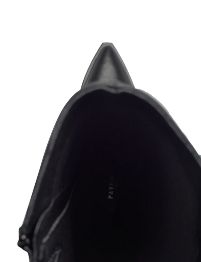 Marthe , Black