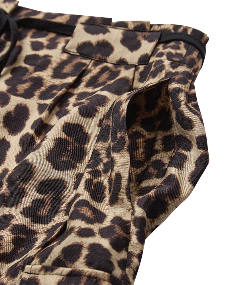 Gabby Shorts , Almond Peach w. Black
