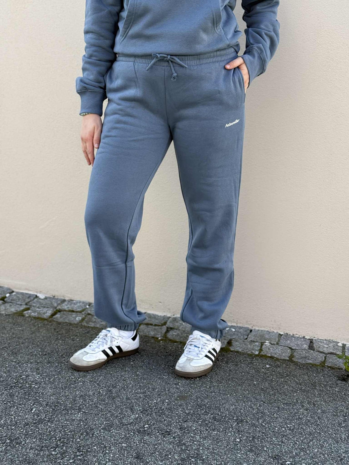 W Regular Trouser, Blue