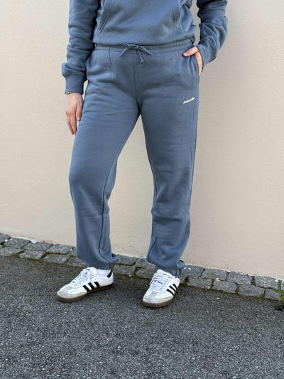 W Regular Trouser, Blue