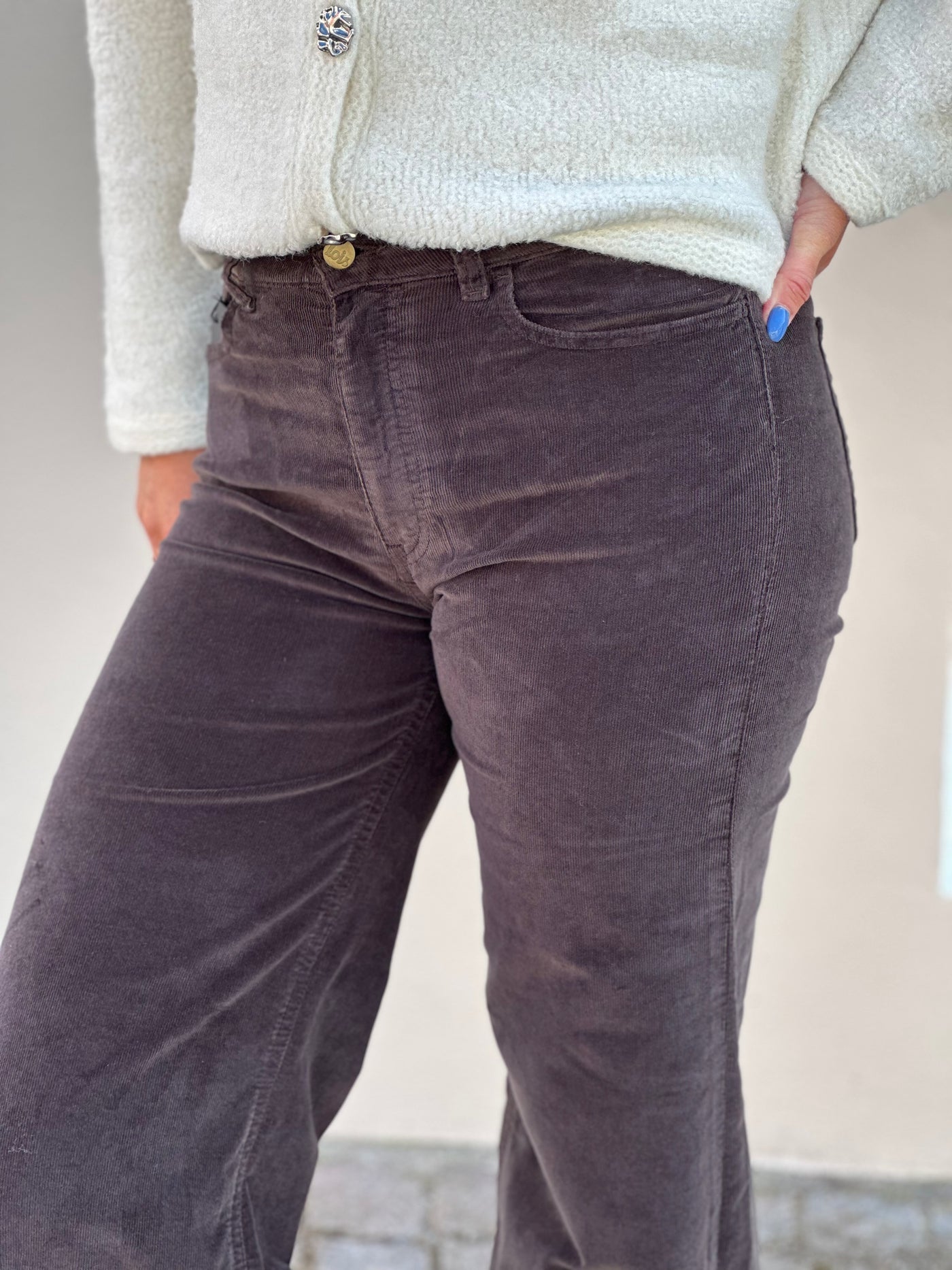 Palazzo Mistral, Chocolate Brown