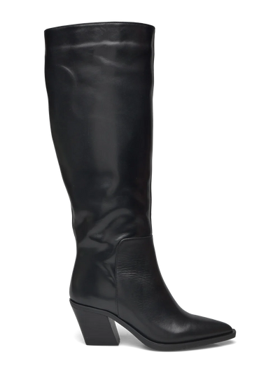 Marthe , Black