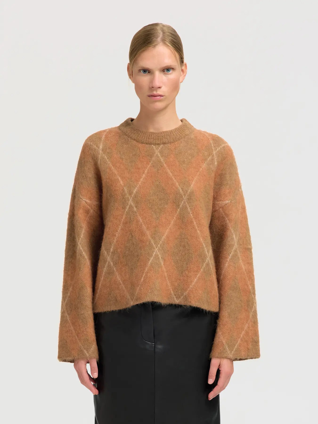 Lulu Brushed LS Agryle Knit o-neck, Golden Brown/Birch