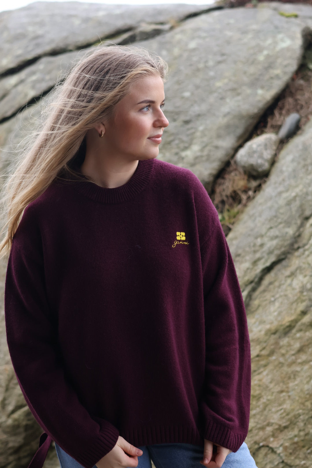 Future Wool Mix Oversized o-neck, Burgundy