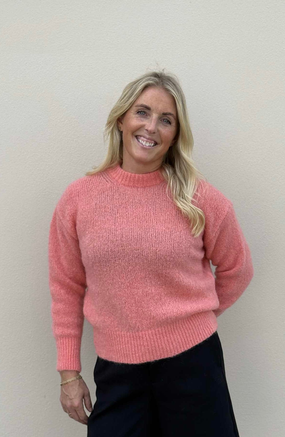 Noreen 1, Peach