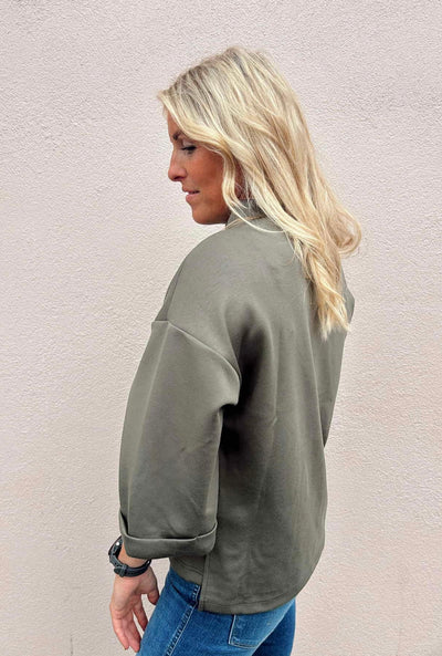 Elle Top, Army