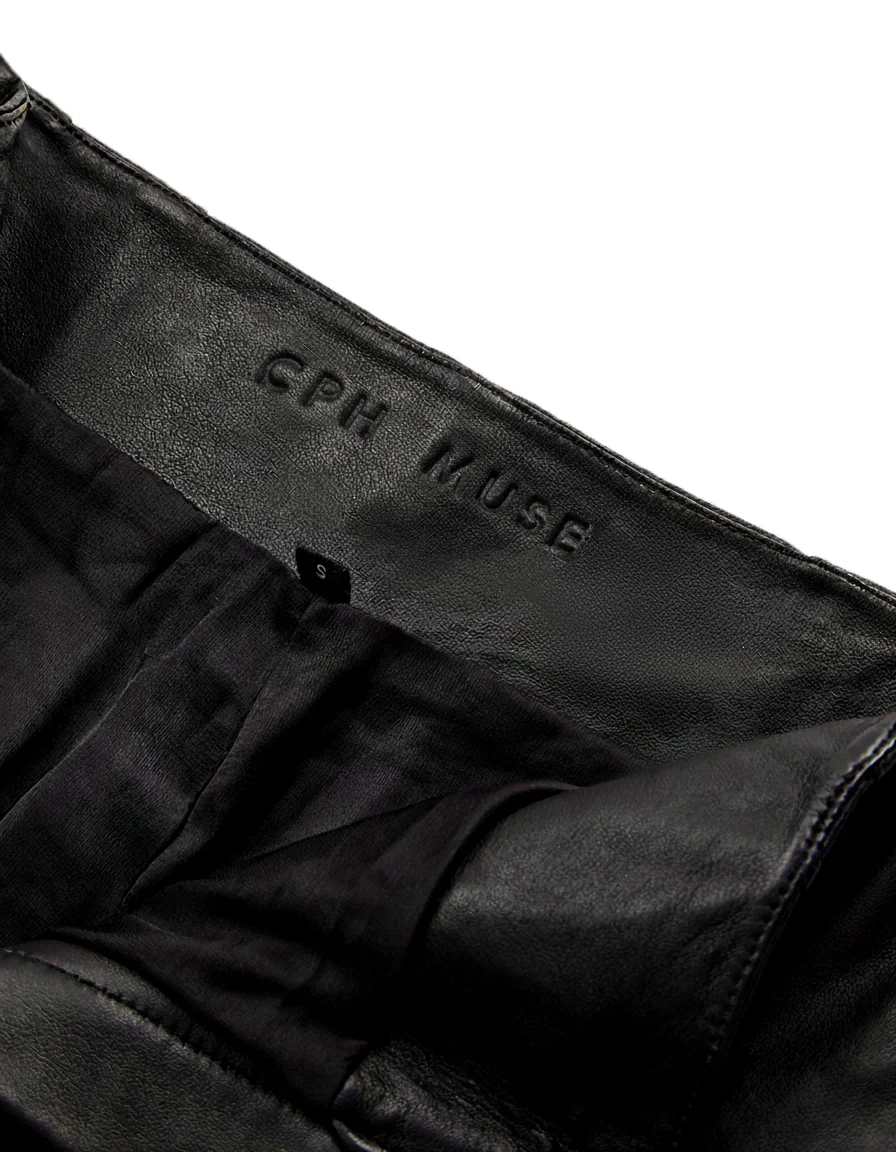 Royal Shorts , Black