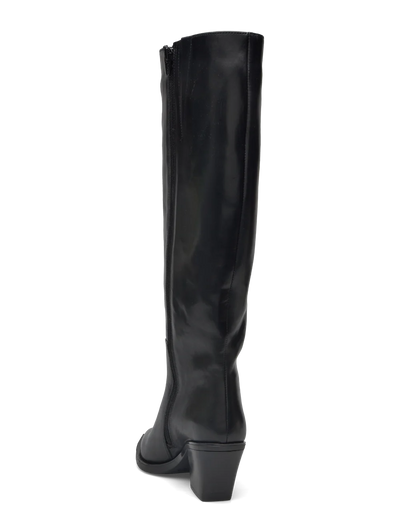 Marthe , Black
